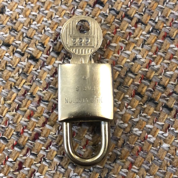 Vintage LV Louis Vuitton Padlock Lock & Key 222 Angel Number - Picture 6 of 10